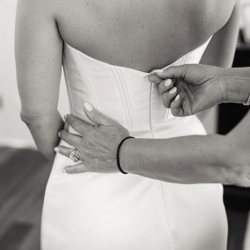 Zipper Trouble on the Big Day? Here's How to Handle It with Style (and Confidence)